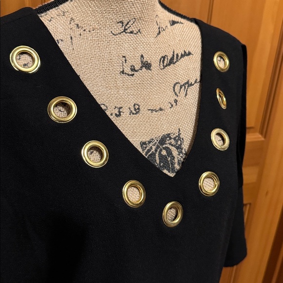 GB Black Dress with Gold Accents & side pockets - Picture 2 of 11